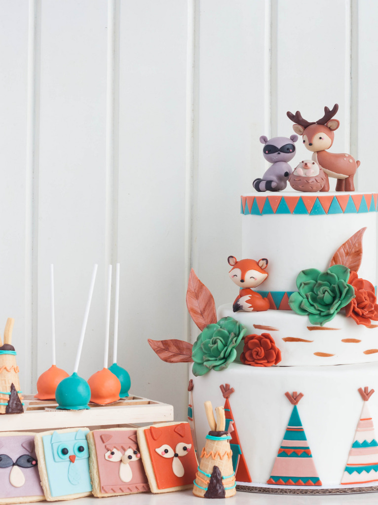 Woodland Party cake and dessert. woodland creatures and teepees